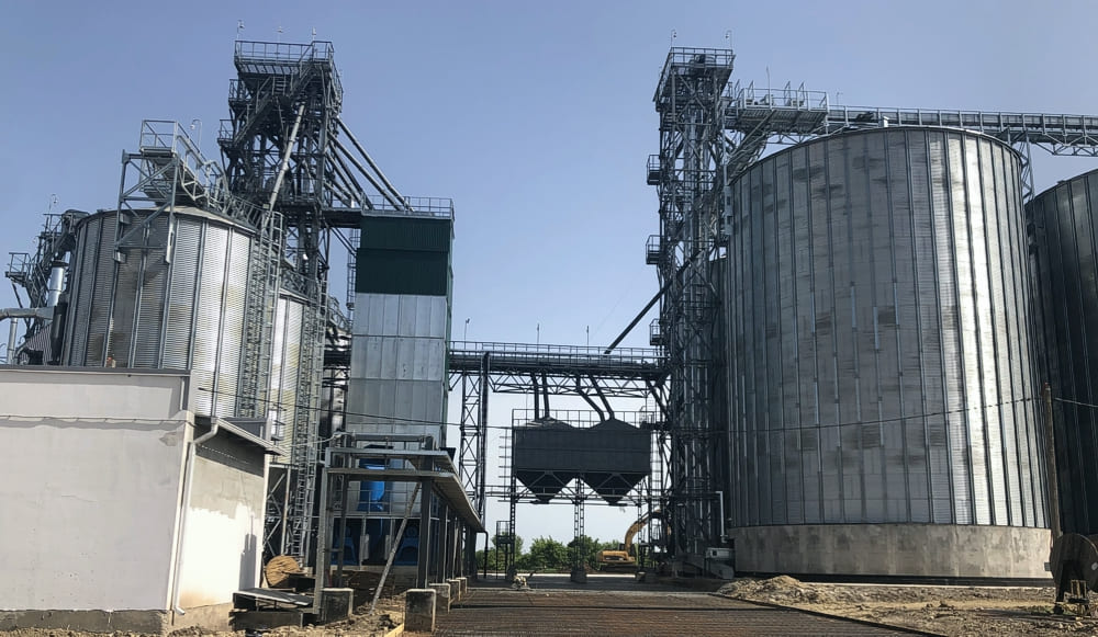 THE TOTAL CAPACITY OF THE TEN LARGEST GRAIN ELEVATOR OPERATORS IN RUSSIA IS ESTIMATED AT 56–58 MILLION TONS