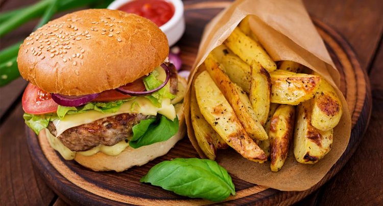 FAST FOOD CHECKED FOR COMPLIANCE WITH STANDARDS 