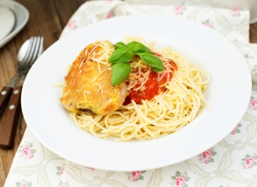 Курица по-милански со спагетти